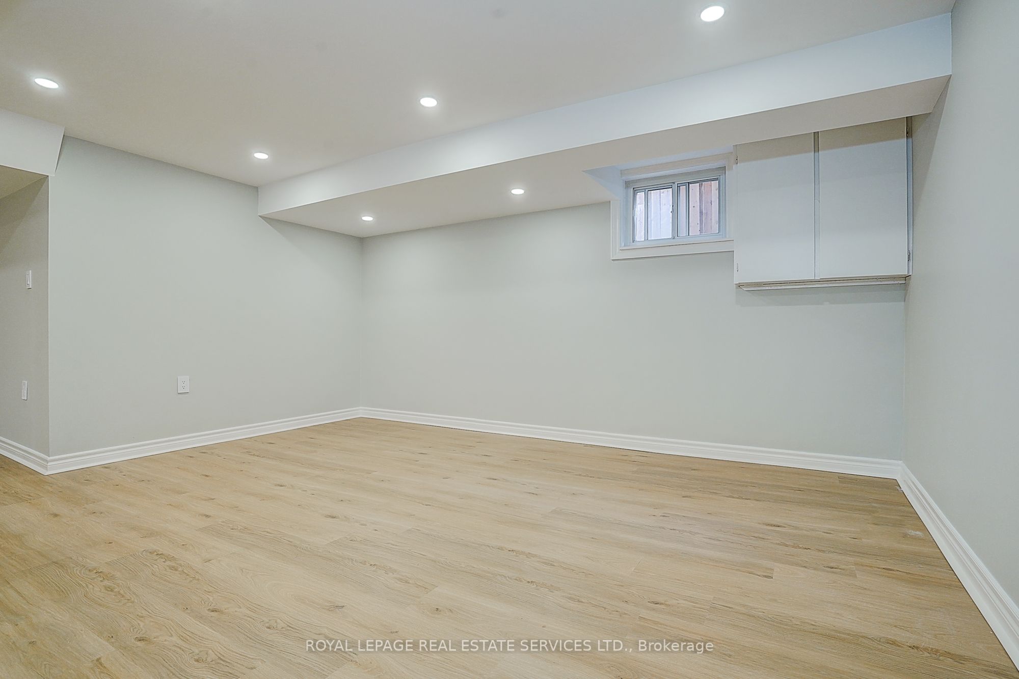 8 Bellvare Crescent, Toronto, ON M1R 2M9