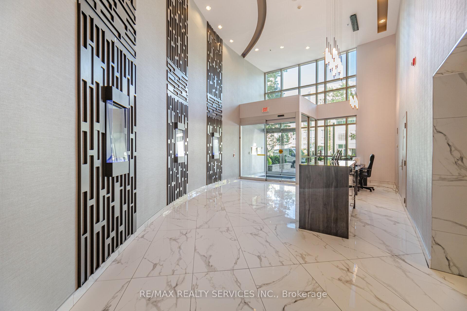 2 Bedrooms Condo at 80 Absolute,  Mississauga For sale