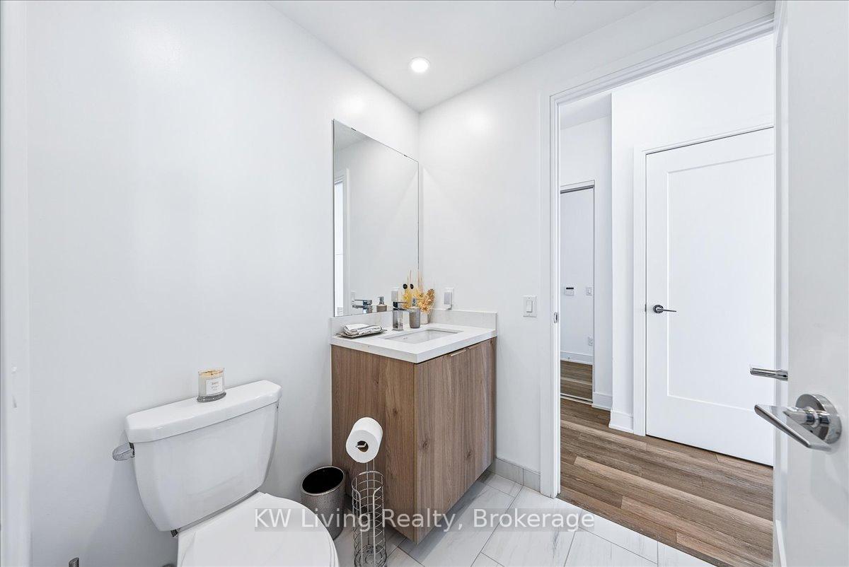 2 Bedrooms Condo at 70 Annie Craig, Toronto For sale