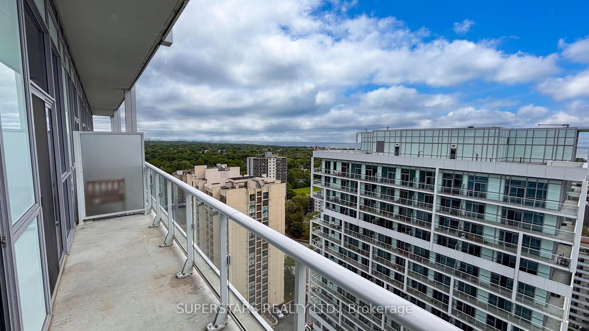 2 Bedrooms Condo at 65 Speers, Oakville For sale