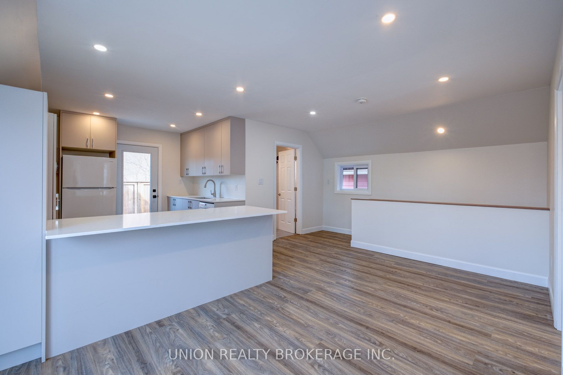 20 Norwood Terrace, ##UPPER