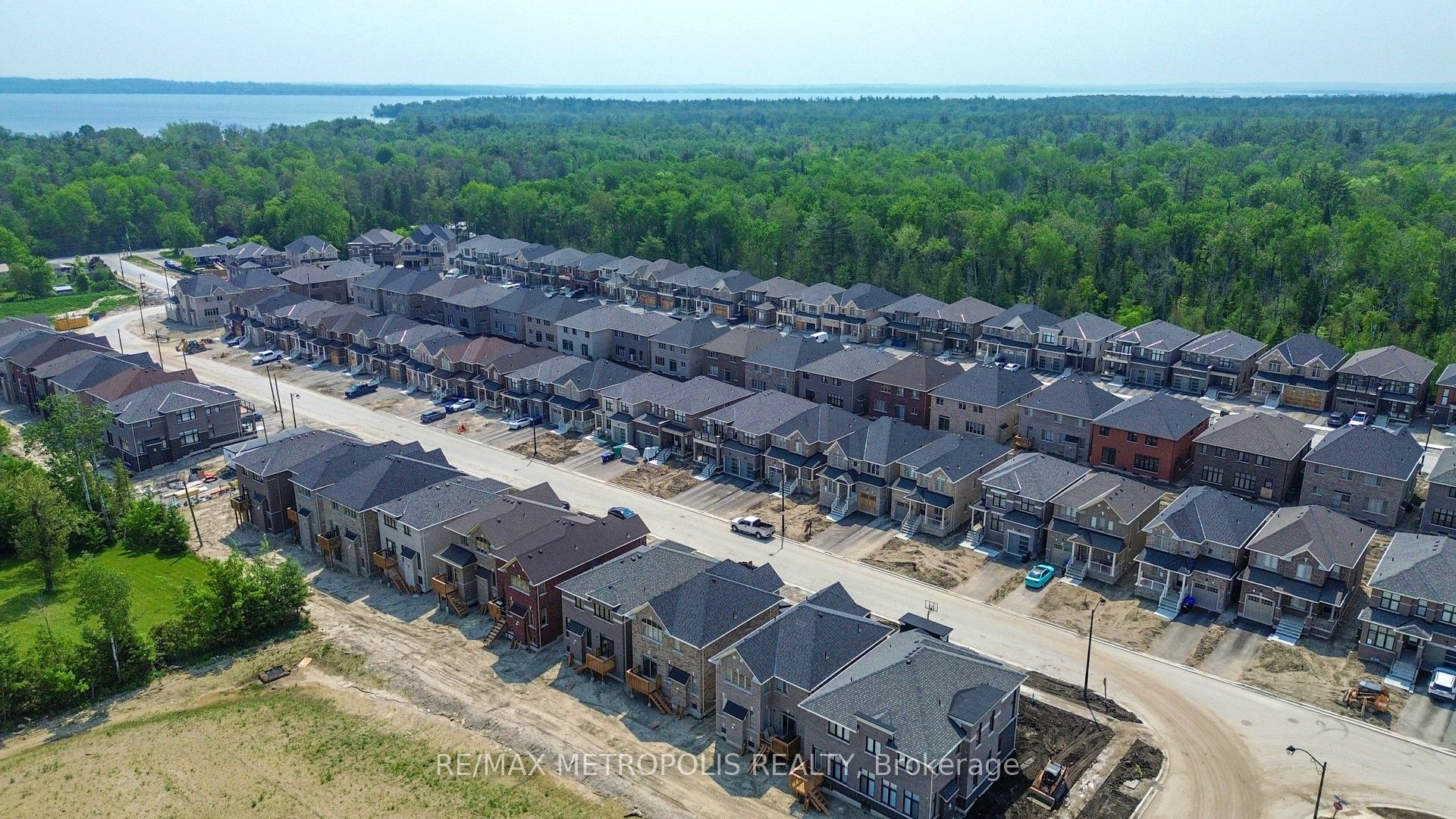 1315 Davis Loop