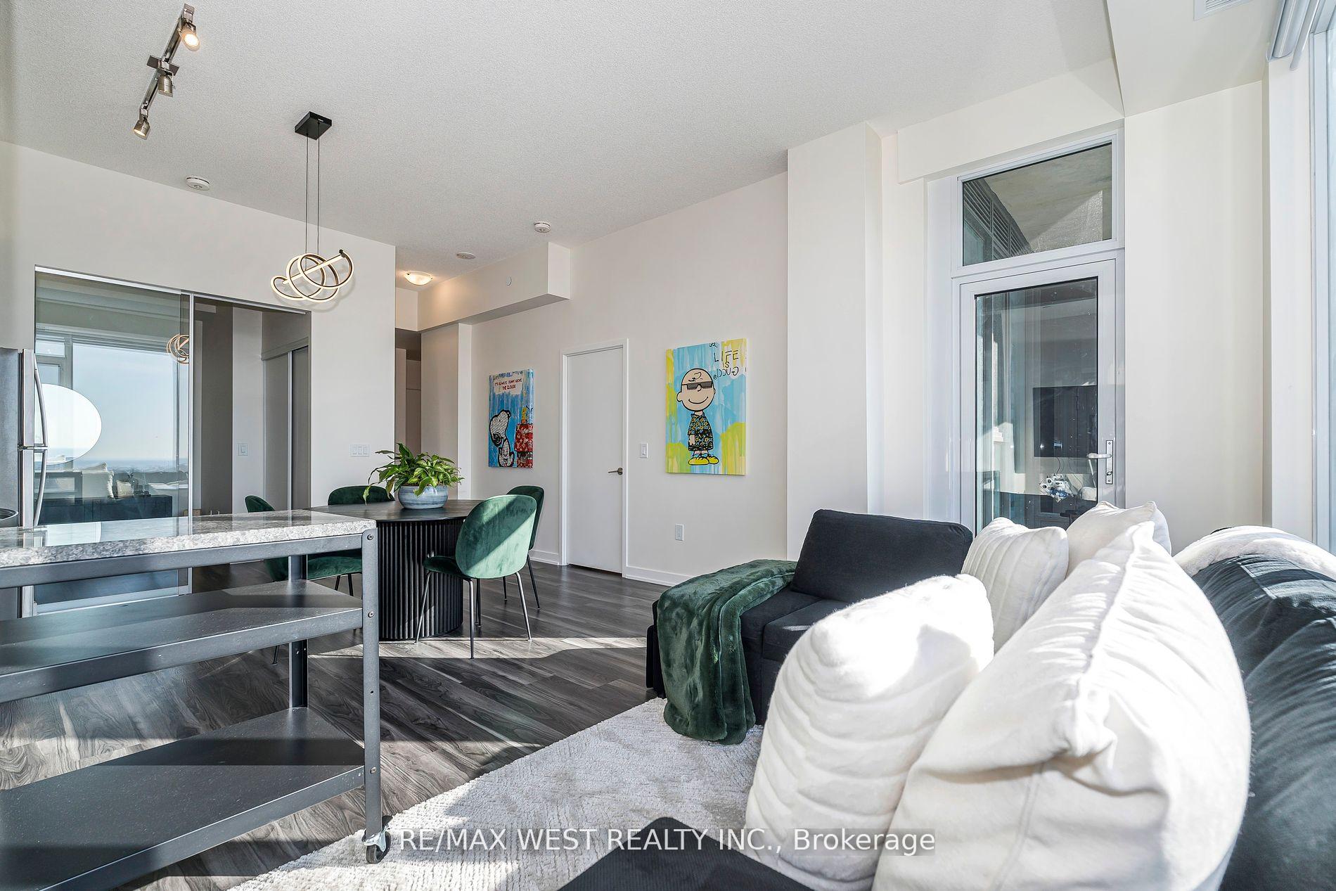 2 Bedrooms Condo at 859 The Queensway, Toronto For sale
