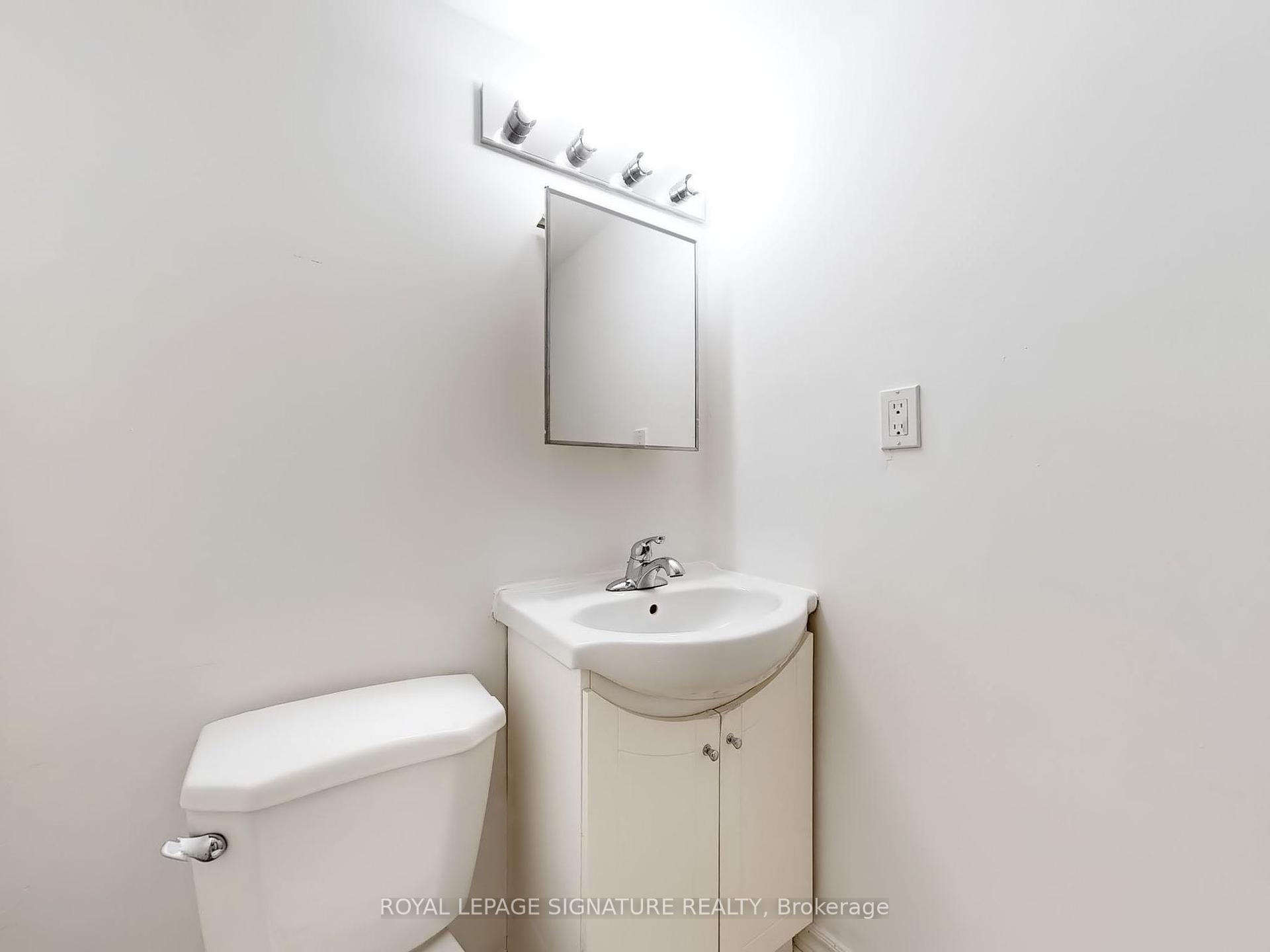 4 Bedrooms Condo at 400 Mississauga Valley,  Mississauga For sale