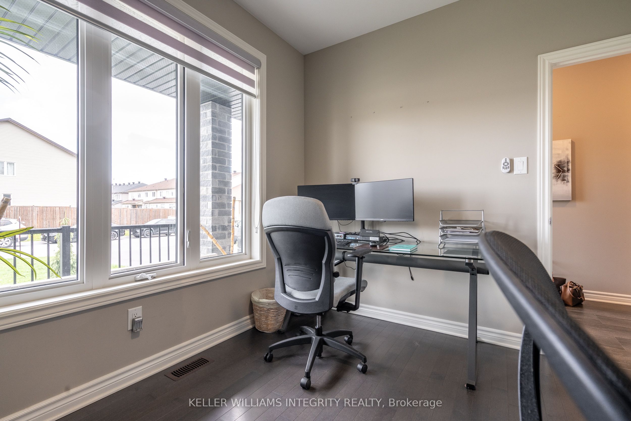1126 Beckett Crescent