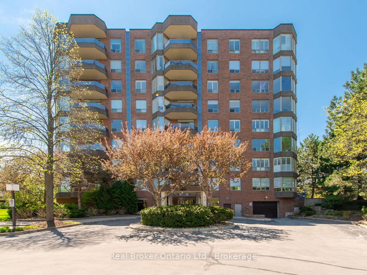 2 Bedrooms Condo at 1901 Pilgrims, Oakville For sale