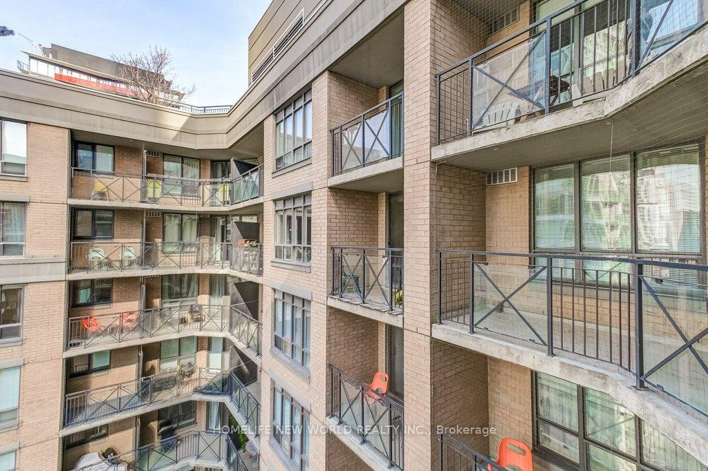 1 Bedroom Condo at 140 Simcoe,  Toronto For sale