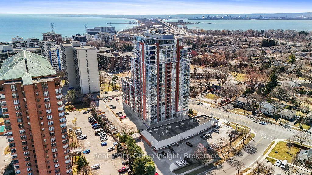 1 Bedroom Condo at 551 Maple,  Burlington For sale