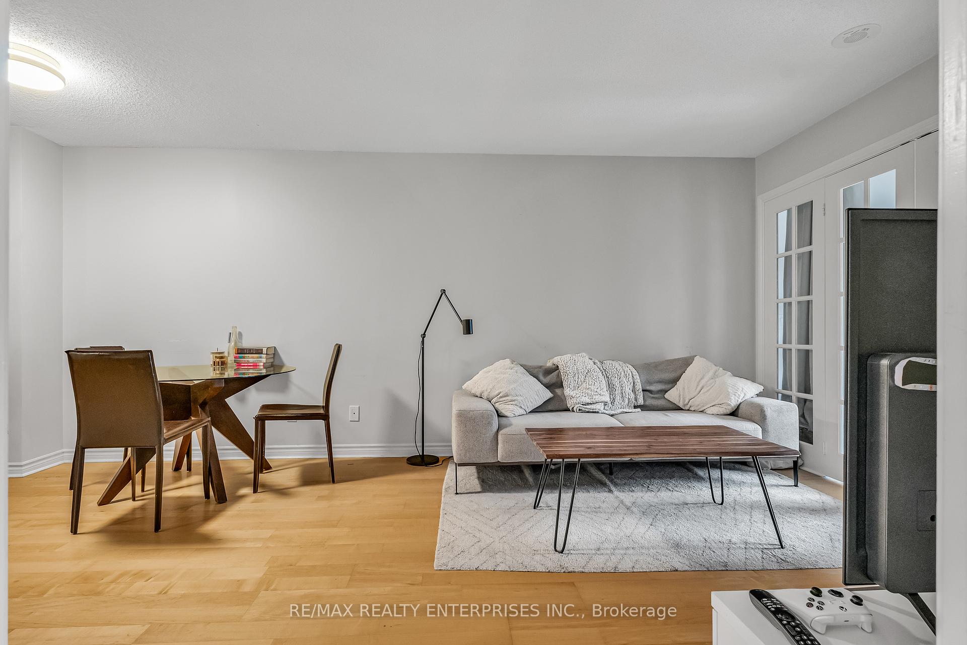 2 Bedrooms Condo at 763 Bay, Toronto For sale