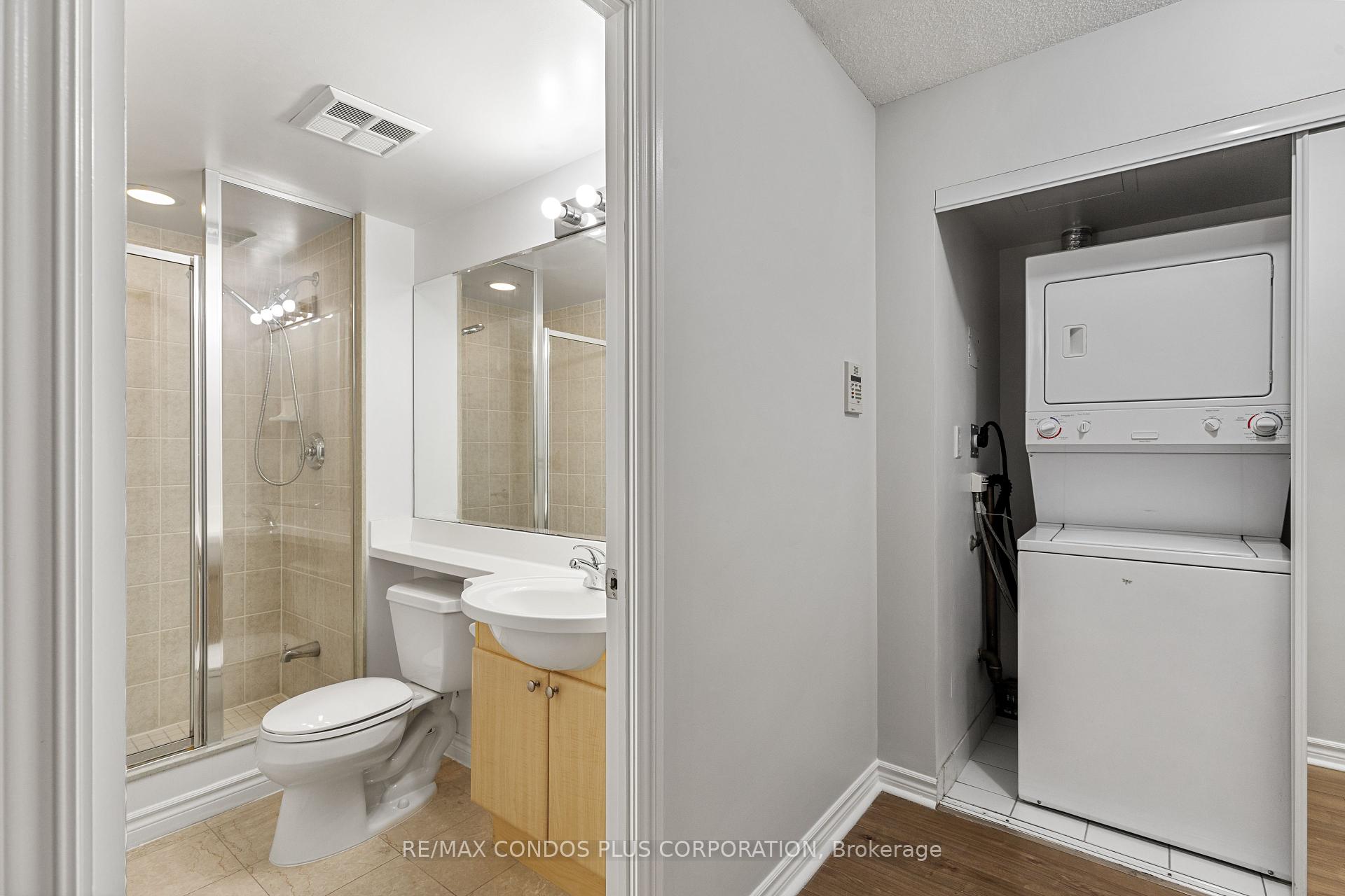 2 Bedrooms Condo at 763 Bay, Toronto For sale