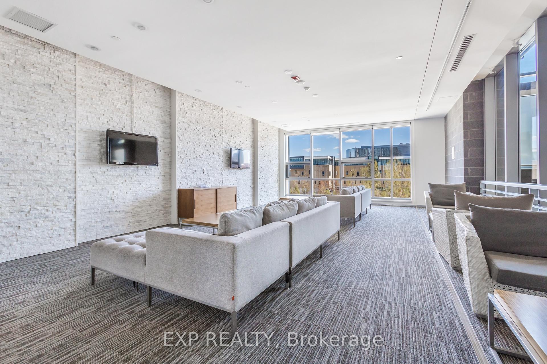 2 Bedrooms Condo at 360 Square One, Mississauga For sale