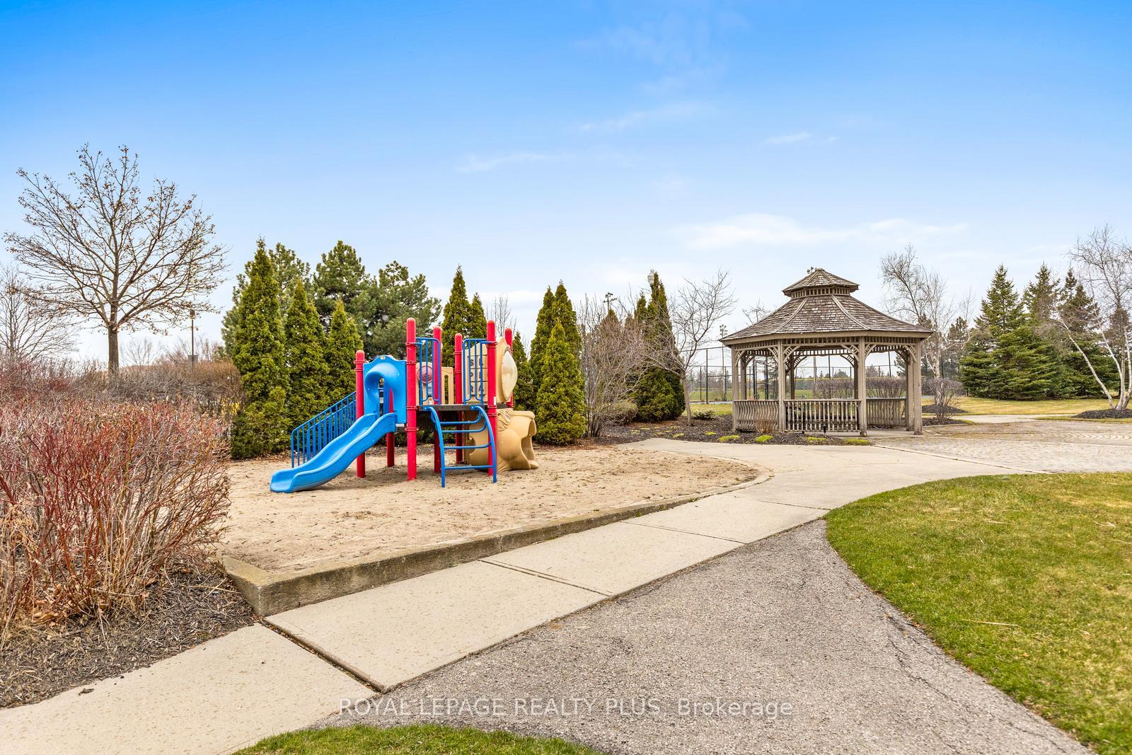 1 Bedroom Condo at 2545 Erin Centre,  Mississauga For sale