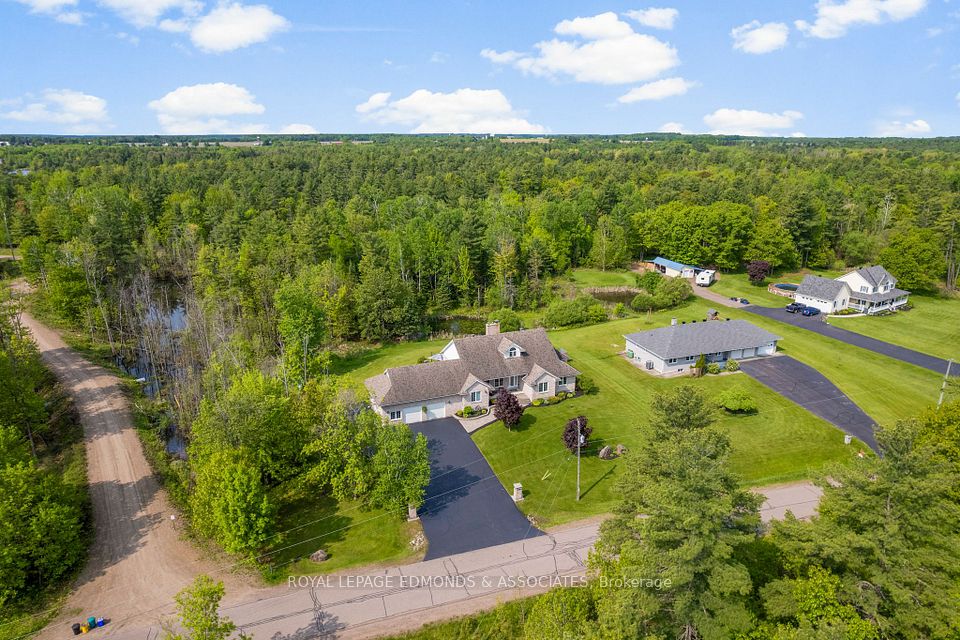 50 Blue Danube Way, Laurentian Valley, ON K8A 6W2