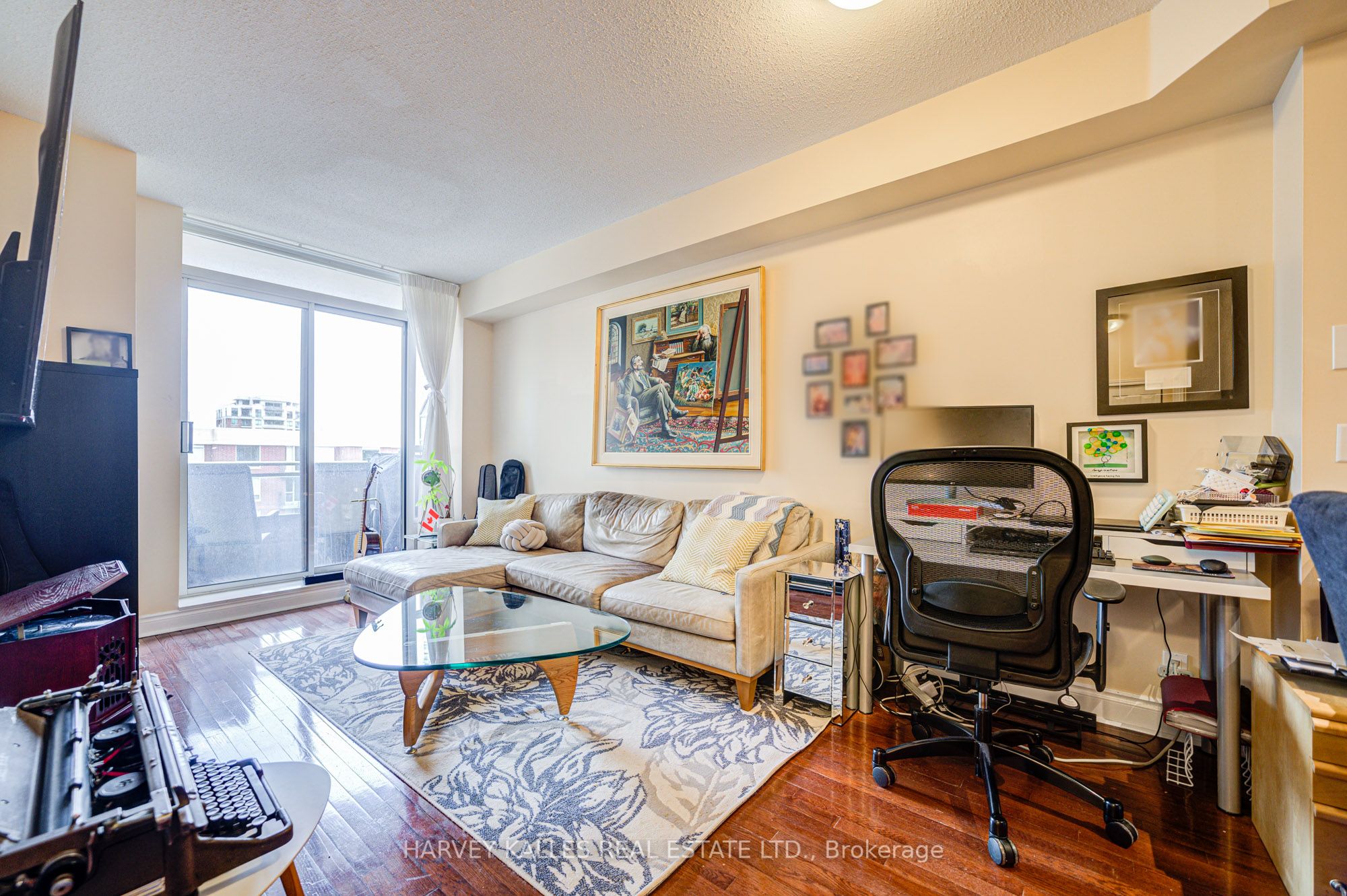 245 Davisville Avenue, #LPH01