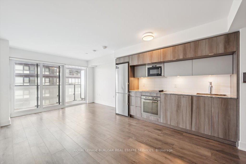 1 Bedroom Condo at 575 Bloor,  Toronto For sale