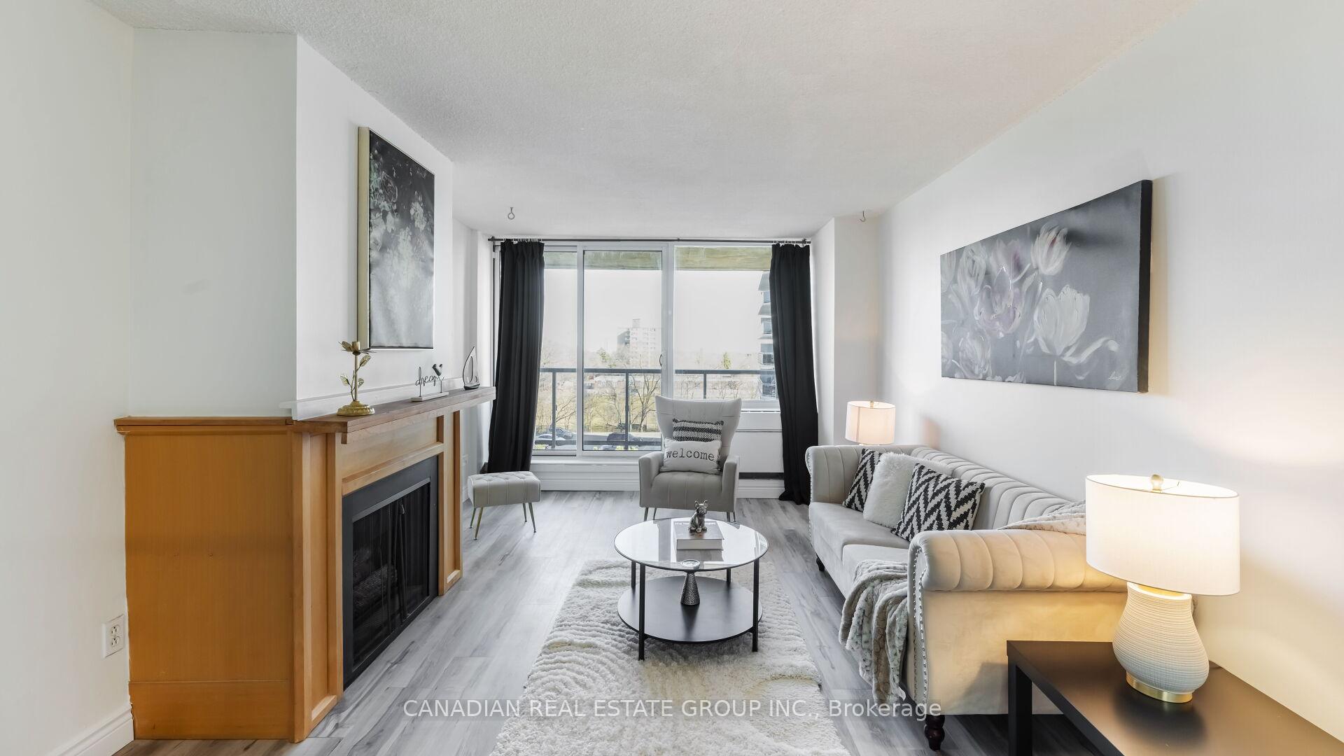 3 Bedrooms Condo at 20 Speers, Oakville For sale
