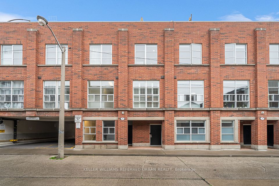 35 Dekoven Mews