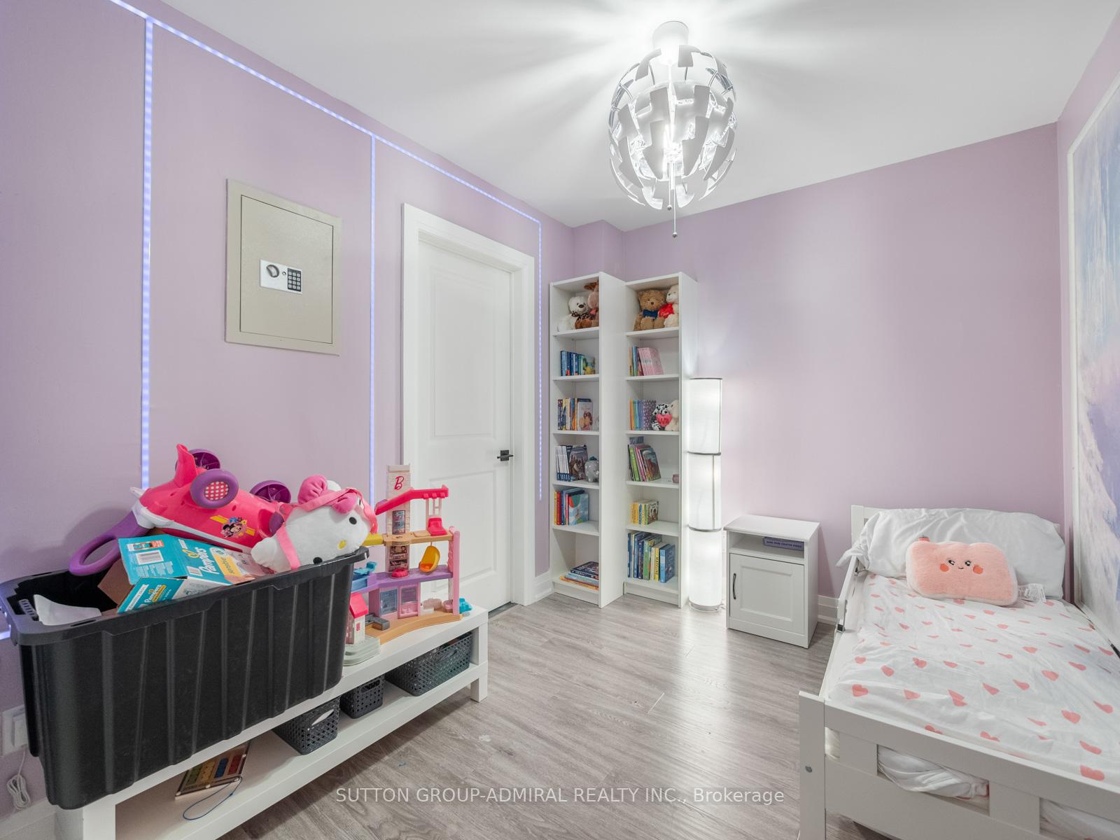 2 Bedrooms Condo at 5 Everson, Toronto For sale