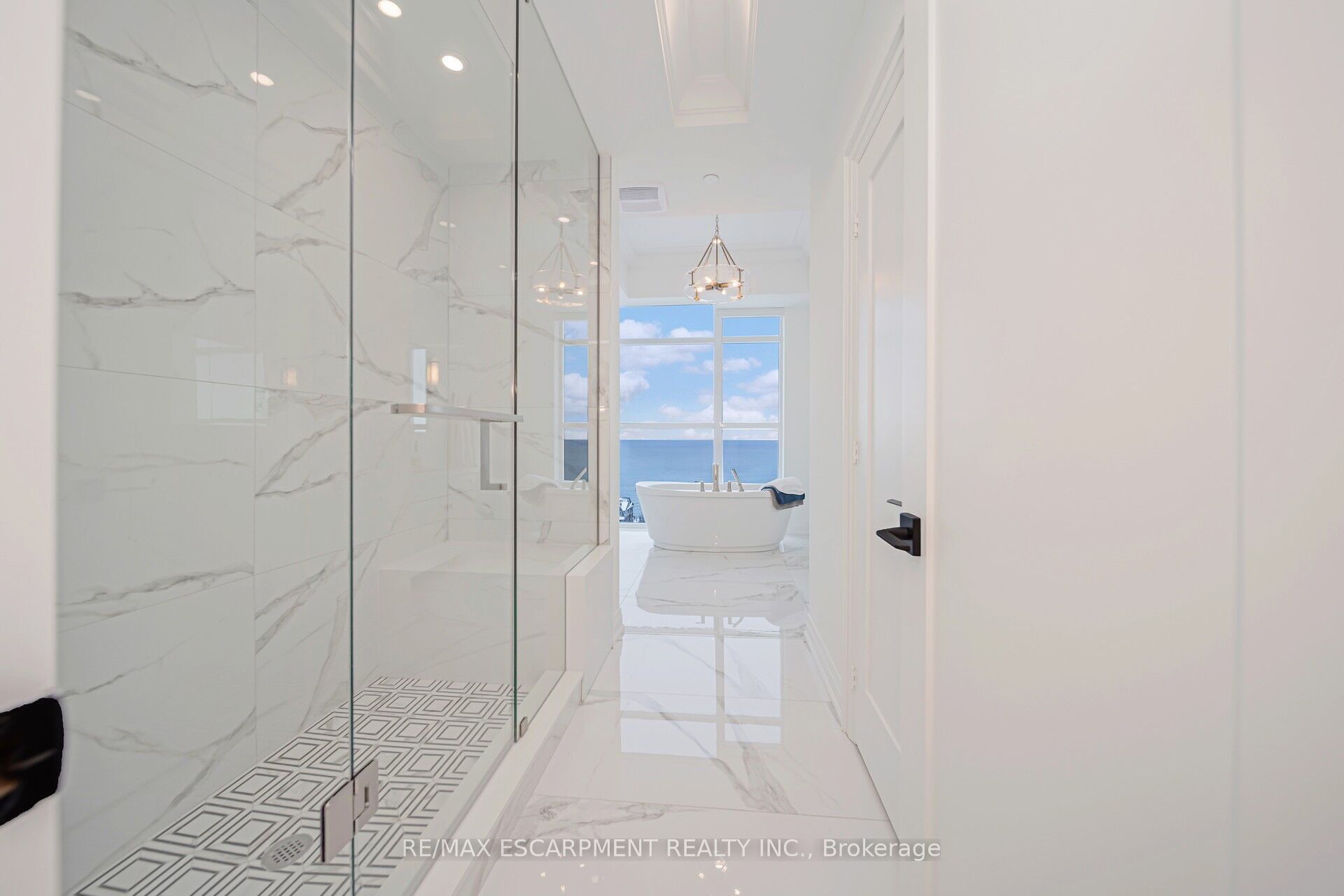 16 Concord Place, #905