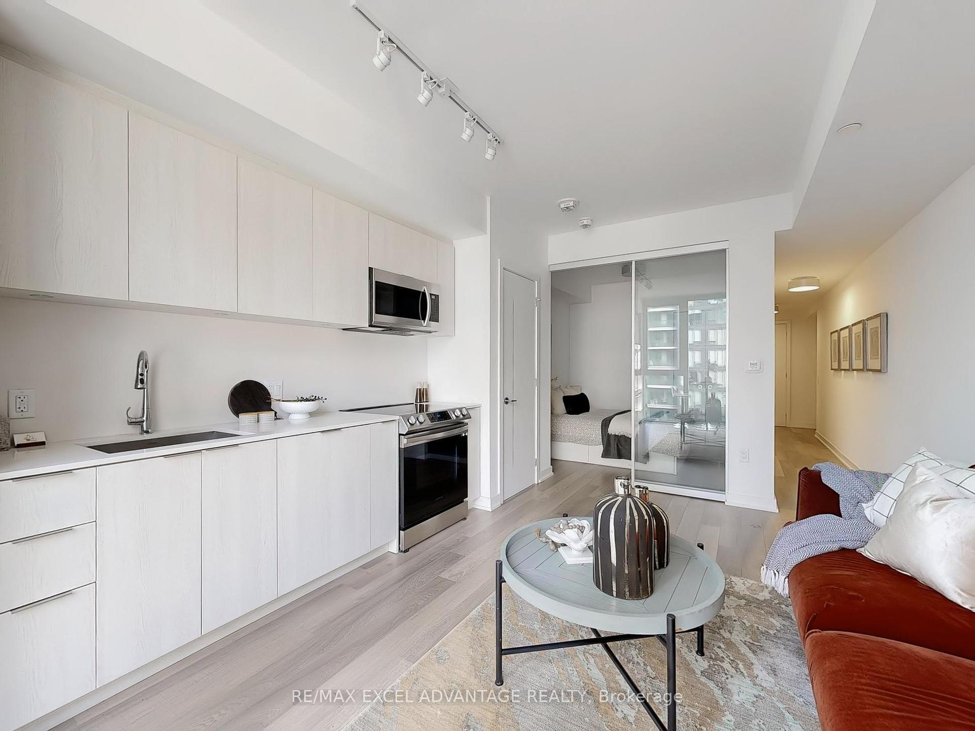 2 Bedrooms Condo at 357 King, Toronto For sale
