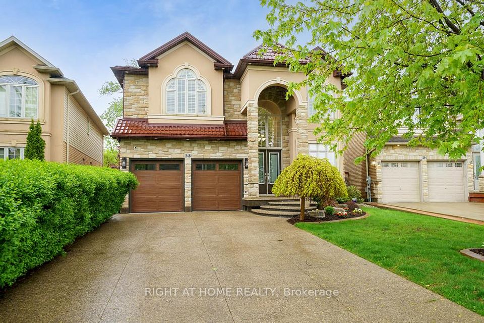 248 Cloverleaf