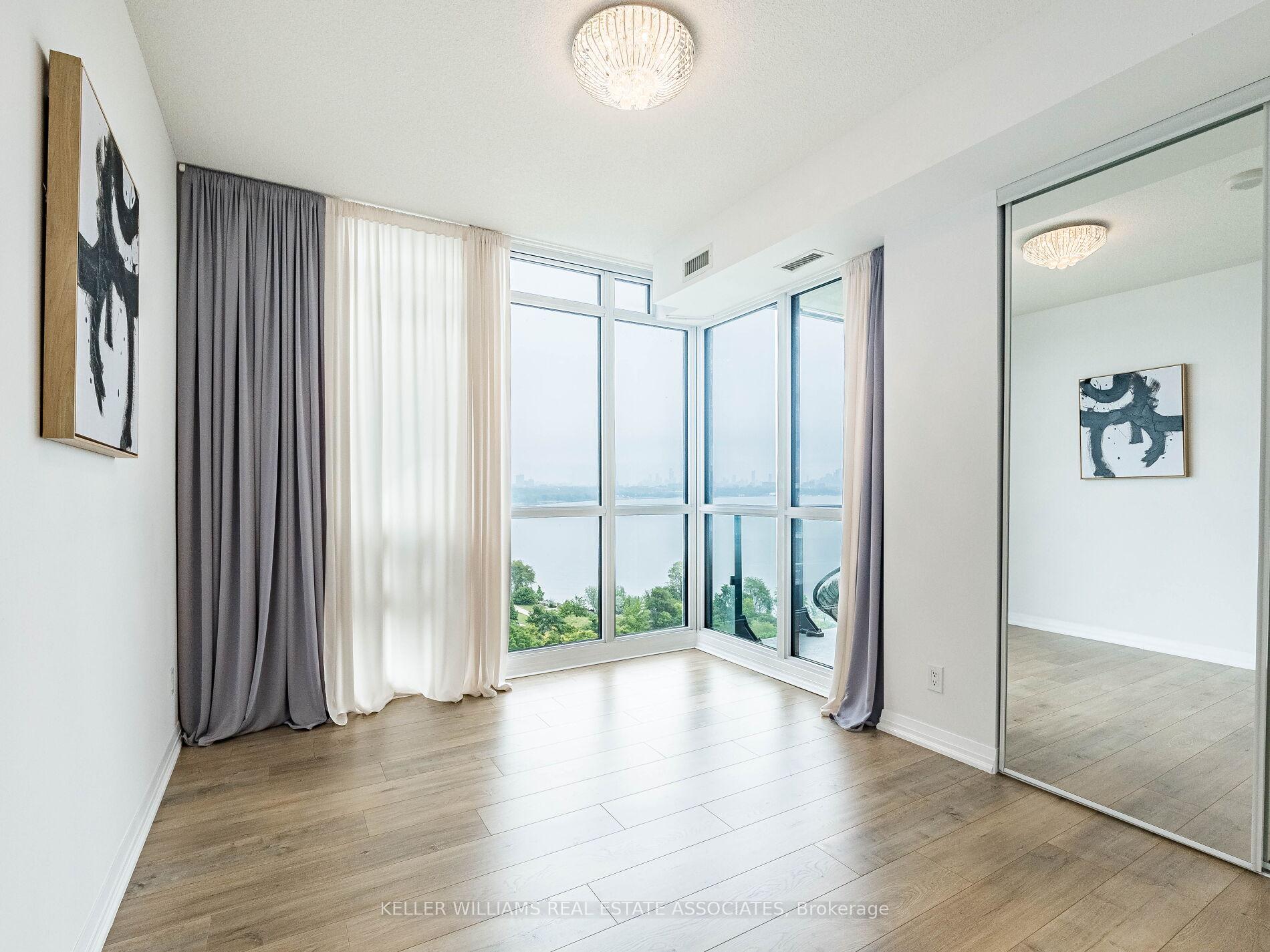 3 Bedrooms Condo at 59 Annie Craig, Toronto For sale