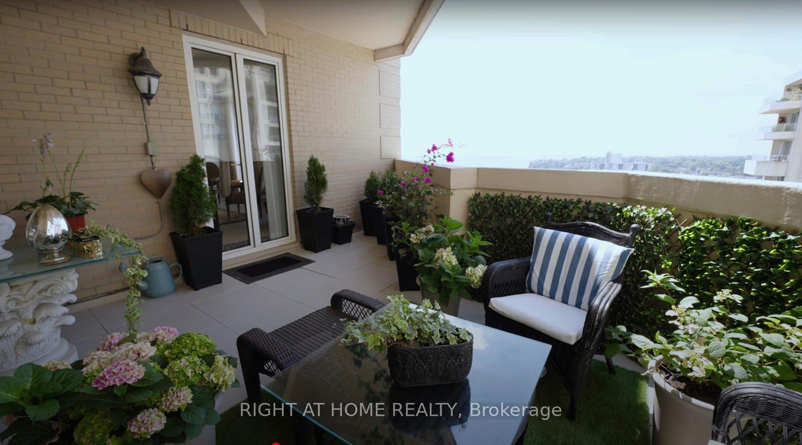 2 Bedrooms Condo at 2287 Lake Shore, Toronto For sale