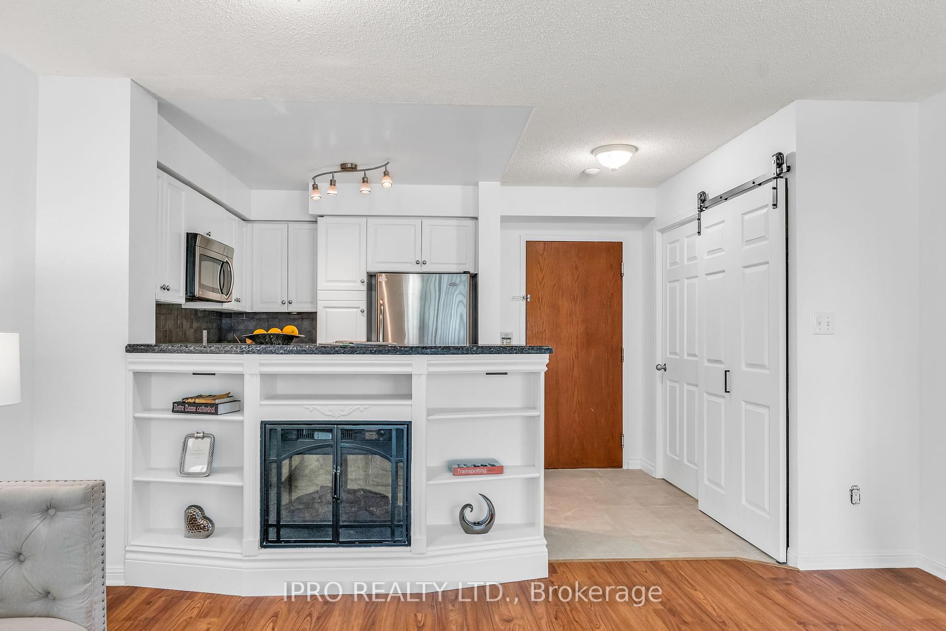 3 Bedrooms Condo at 23 Lorraine, Toronto For sale