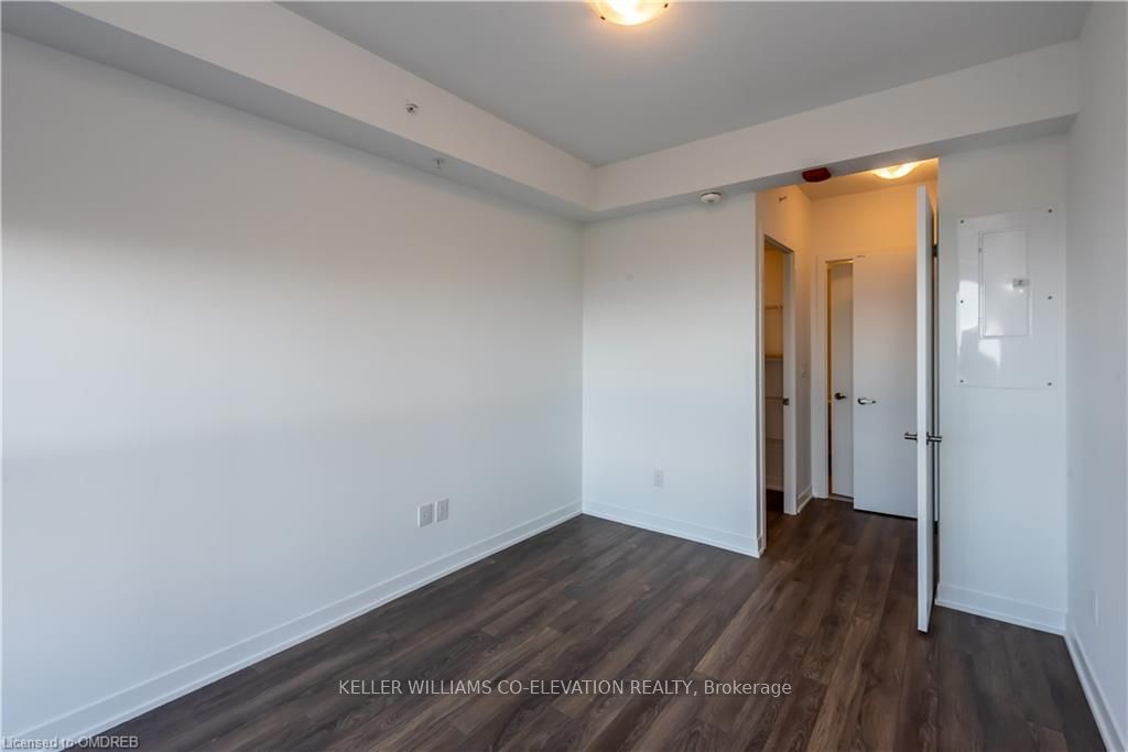 550 North Service Road, #814