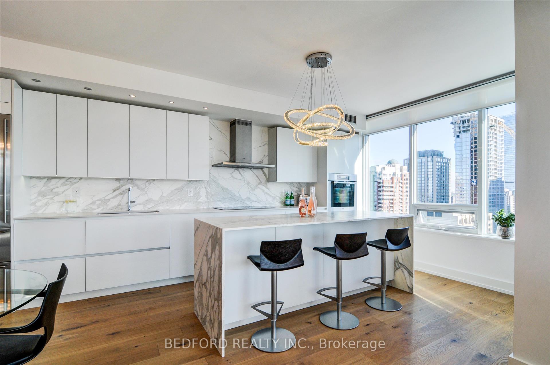 3 Bedrooms Condo at 1 Bedford,  Toronto For sale