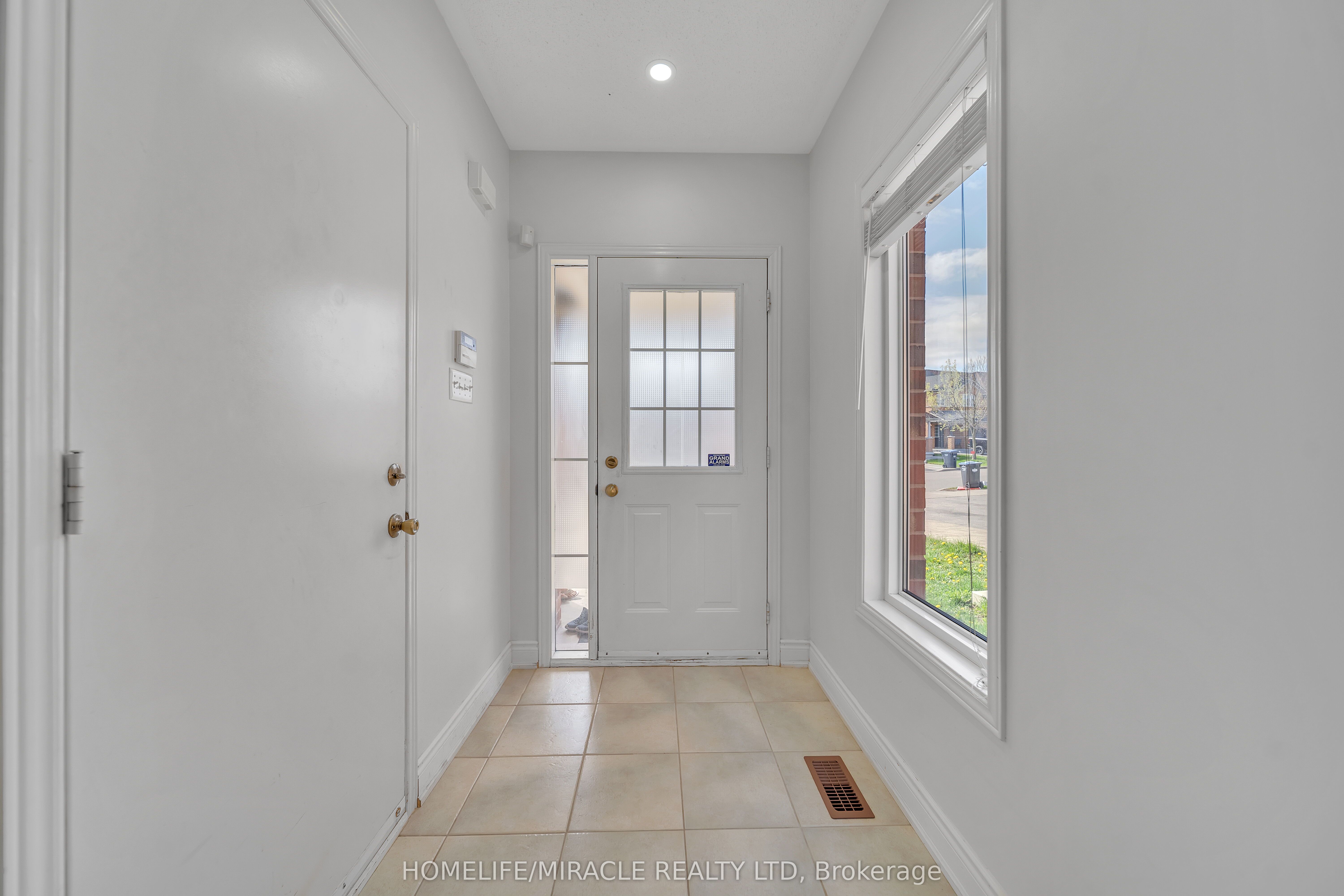 90 Timbertop Crescent, Brampton, ON L6R 3J2