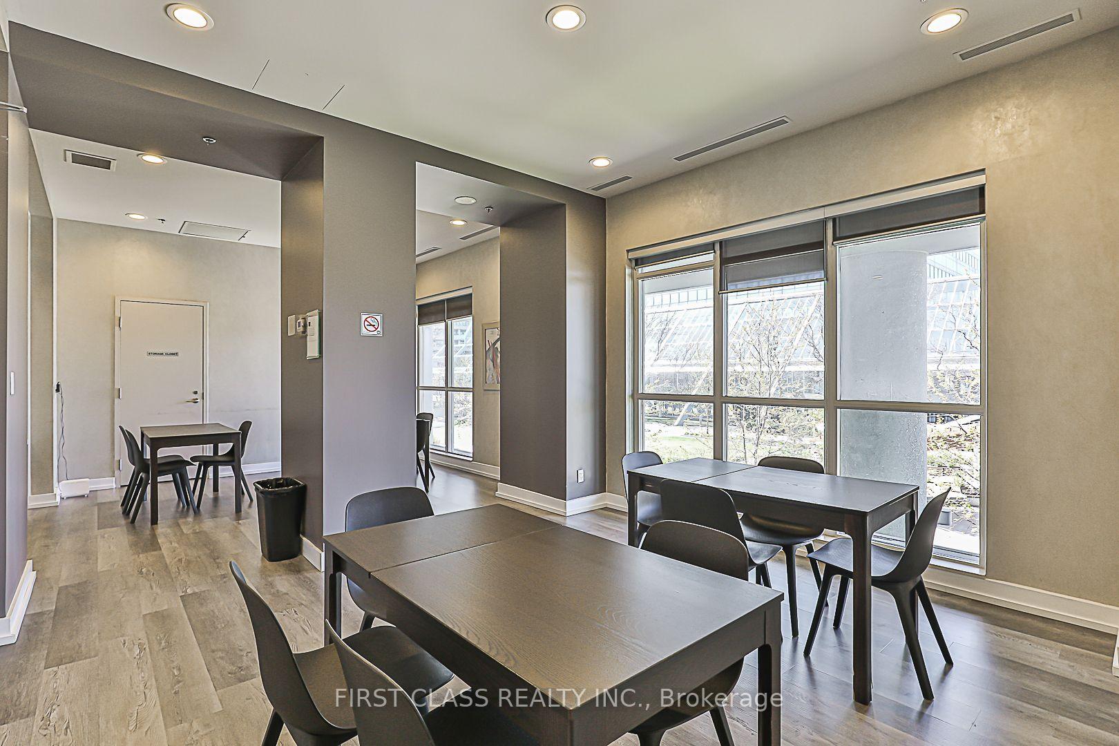 1 Bedroom Condo at 70 Town Centre, Toronto For sale