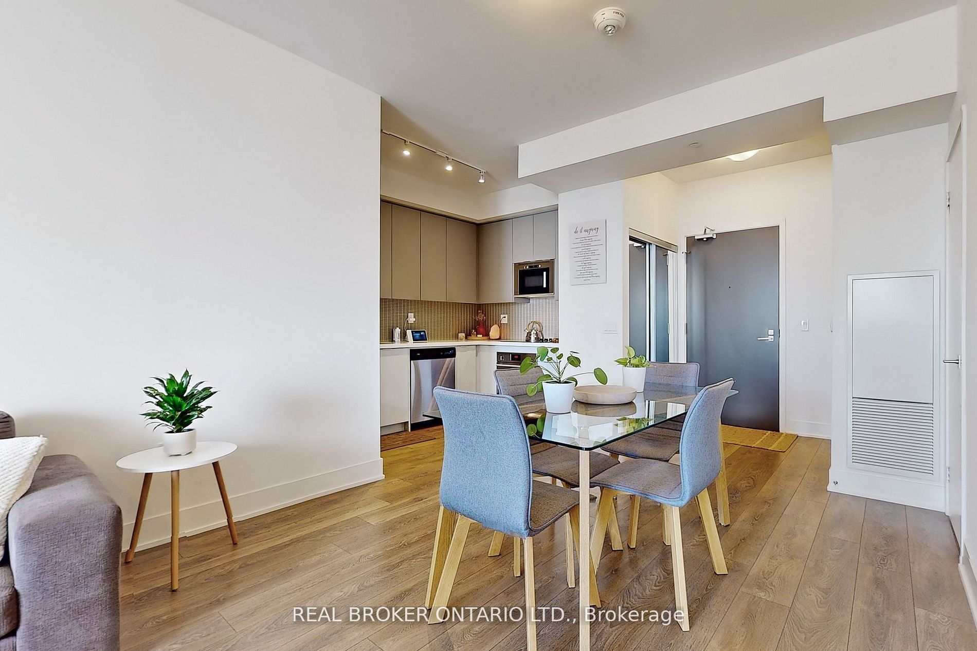 2908 Highway 7 Road, #3204