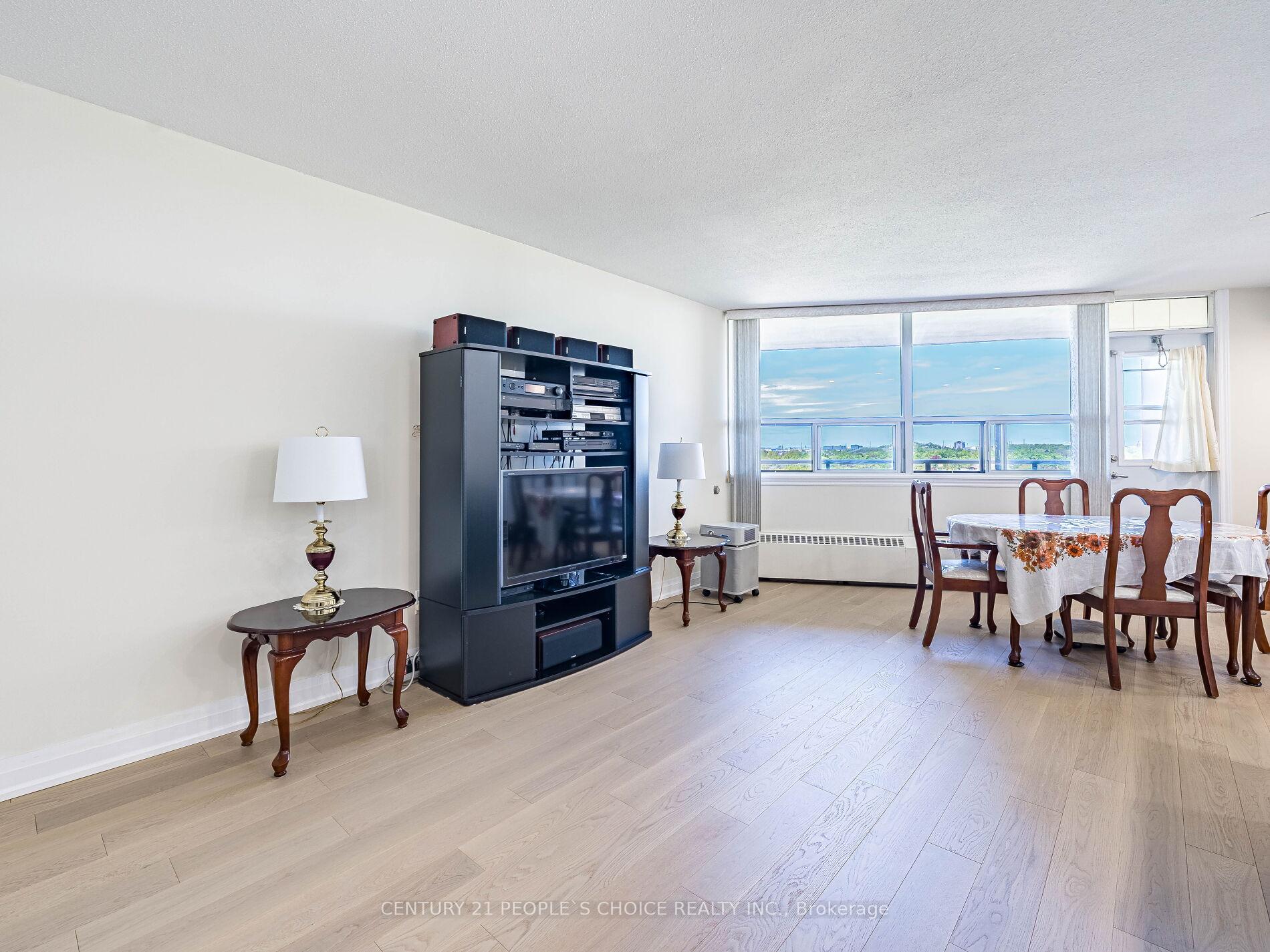 2 Bedrooms Condo at 451 The West Mall, Toronto For sale