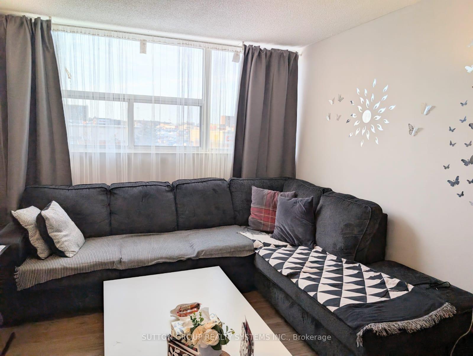 2 Bedrooms Condo at 2900 Battleford, Mississauga For sale