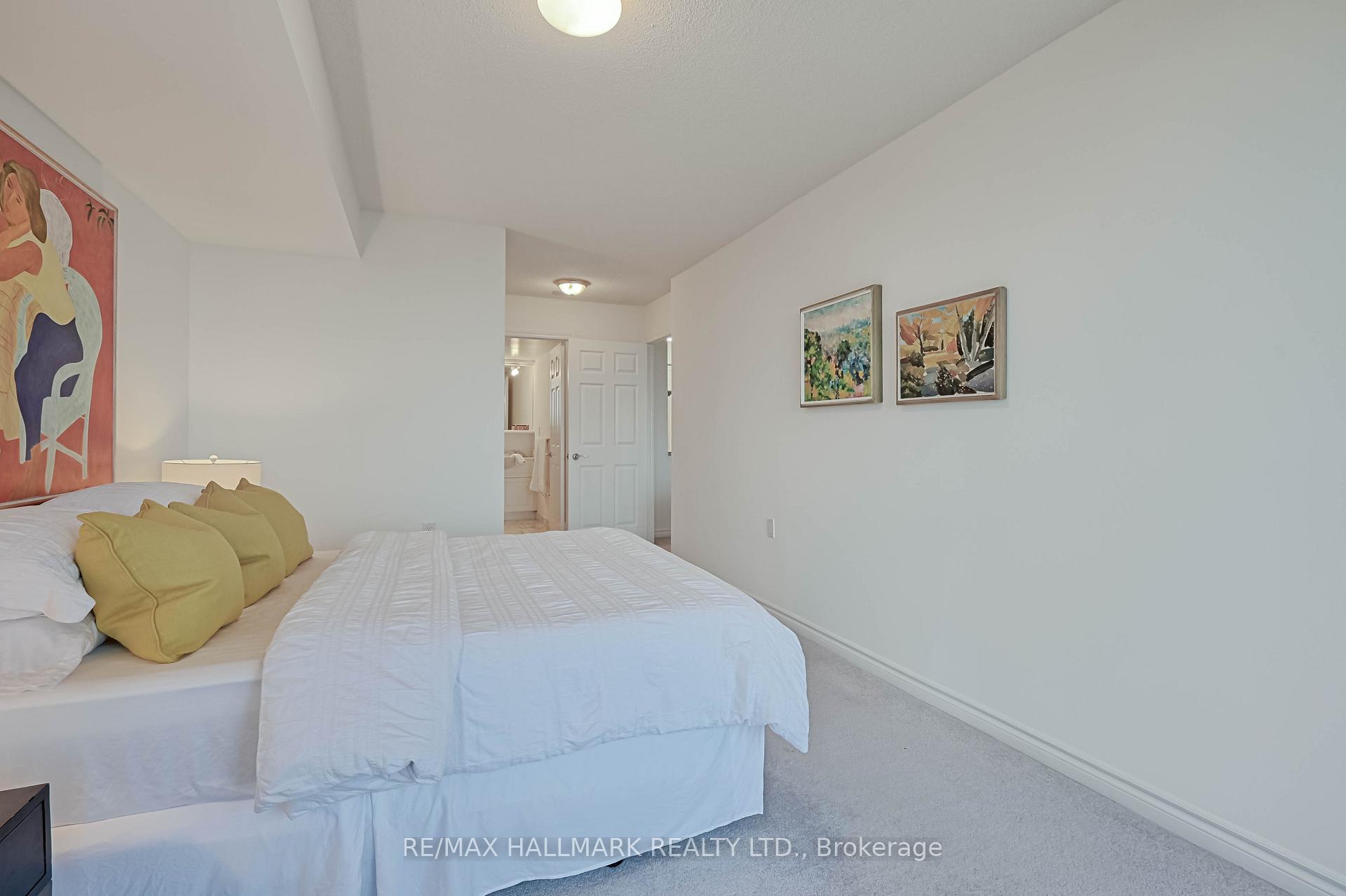 2 Bedrooms Condo at 388 Bloor, Toronto For sale