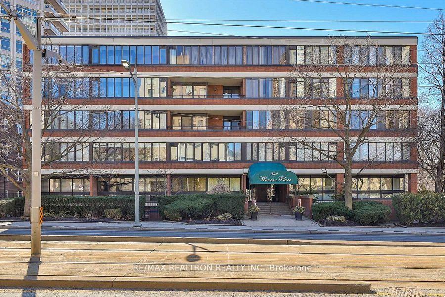 2 Bedrooms Condo at 349 St Clair, Toronto For sale