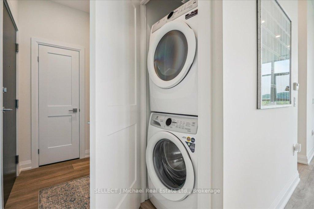2 Bedrooms Condo at 2750 KING,  Hamilton For sale
