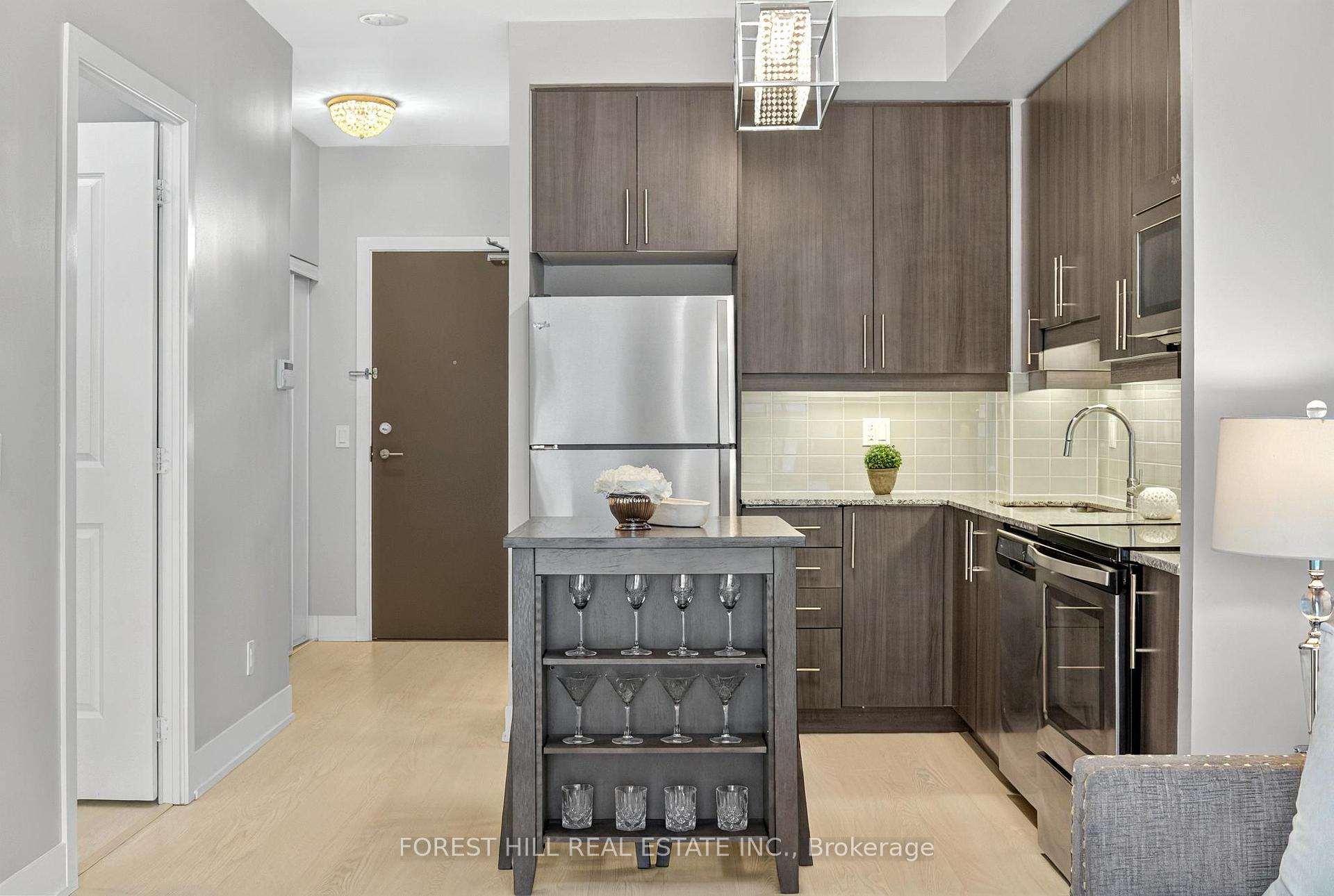 2 Bedrooms Condo at 68 Merton, Toronto For sale