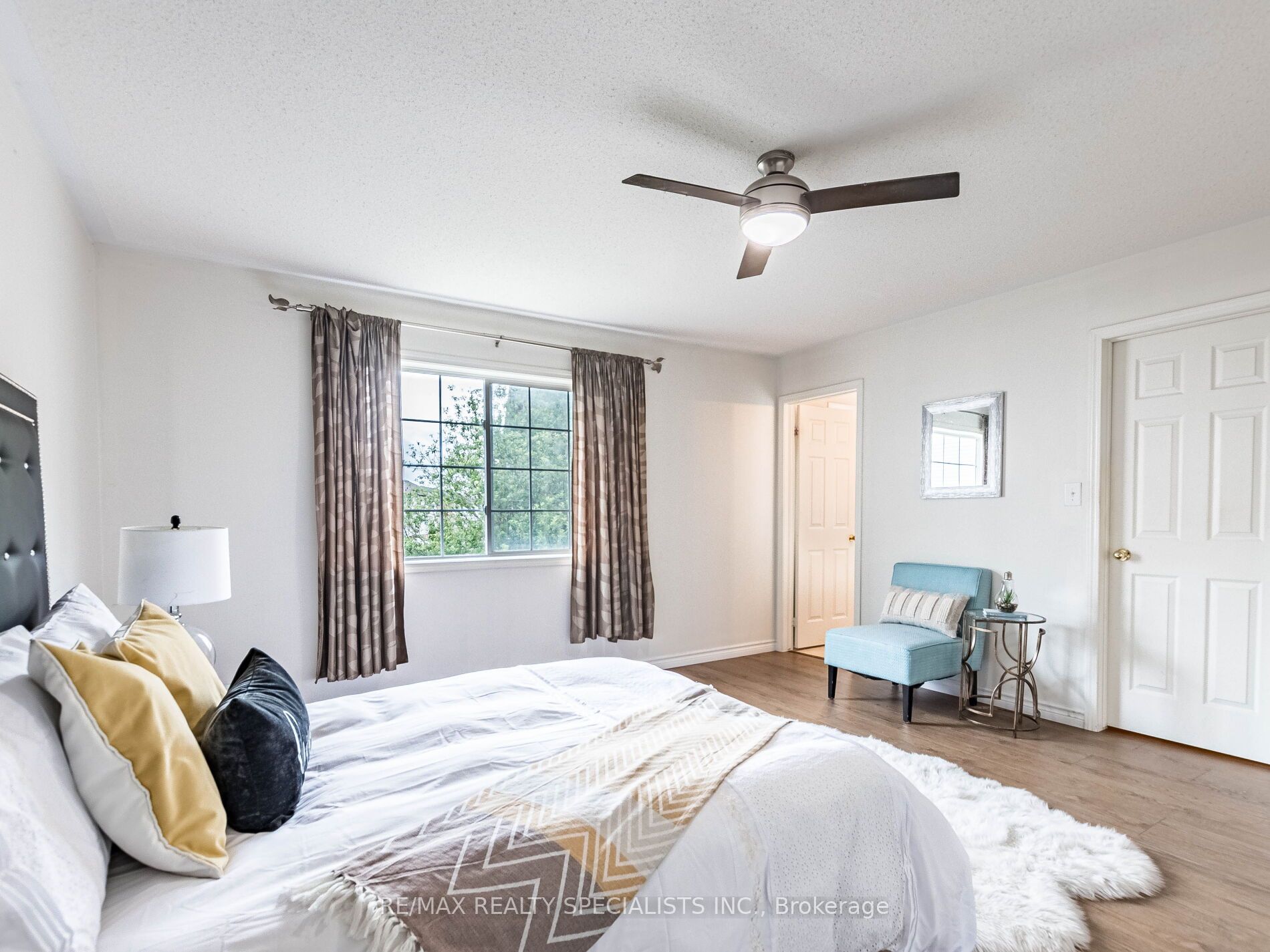 105 DECKER HOLLOW Circle