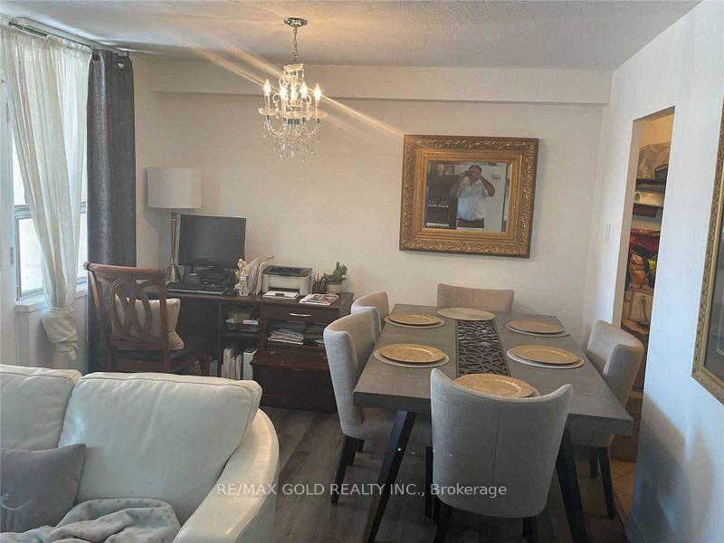 2 Bedrooms Condo at 2835 Islington,  Toronto For sale