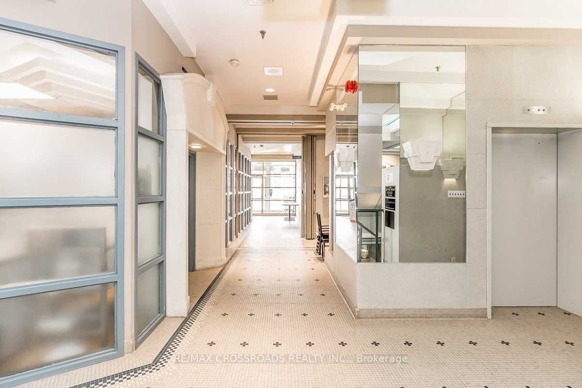 50 Dunlop Street E, #120