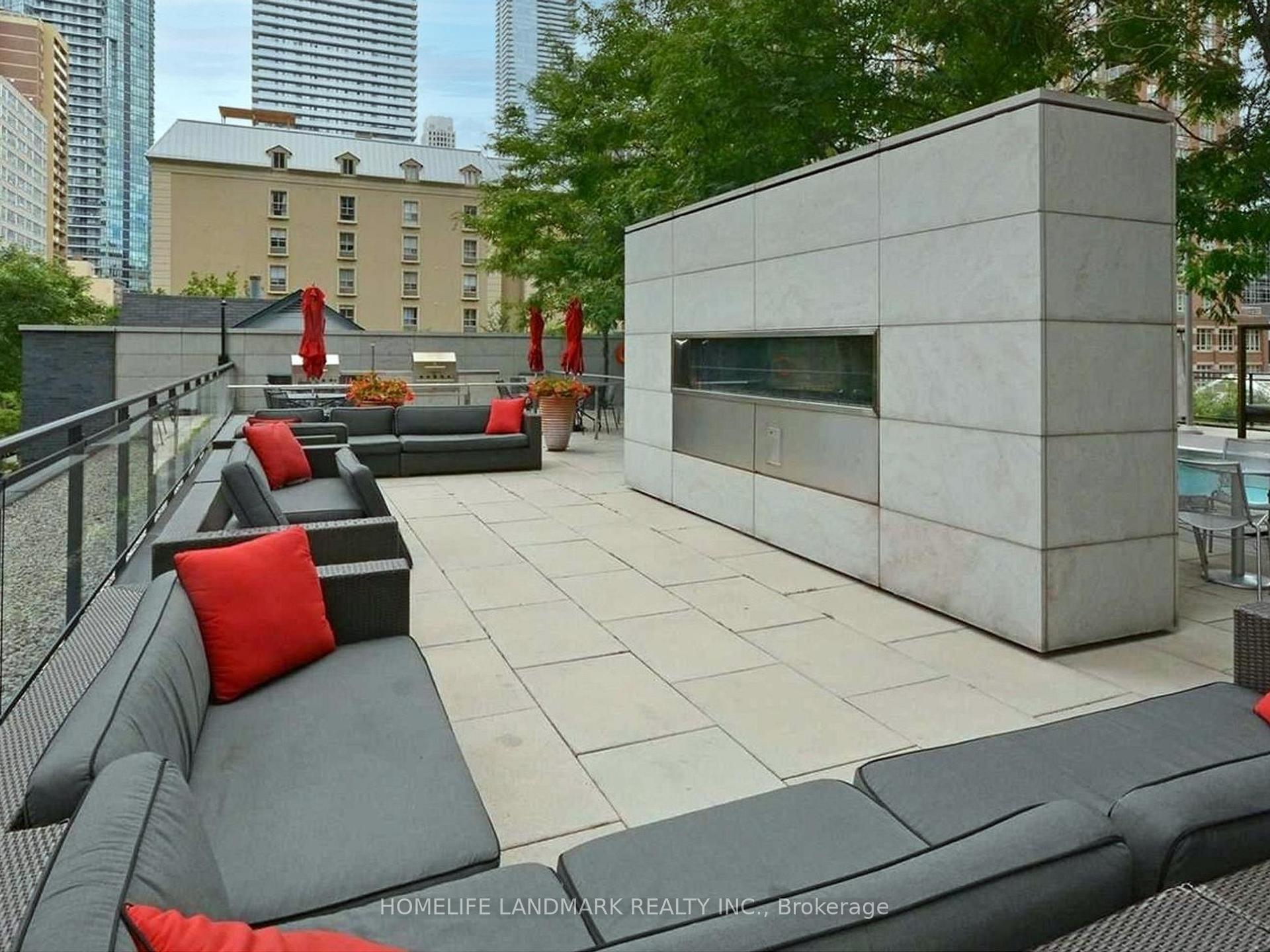 3 Bedrooms Condo at 110 Charles, Toronto For sale