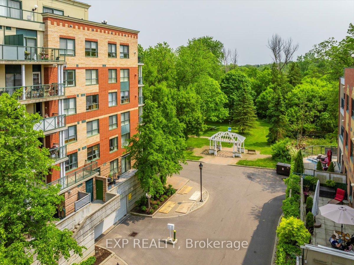 1 Bedroom Condo at 141 Woodbridge, Vaughan For sale