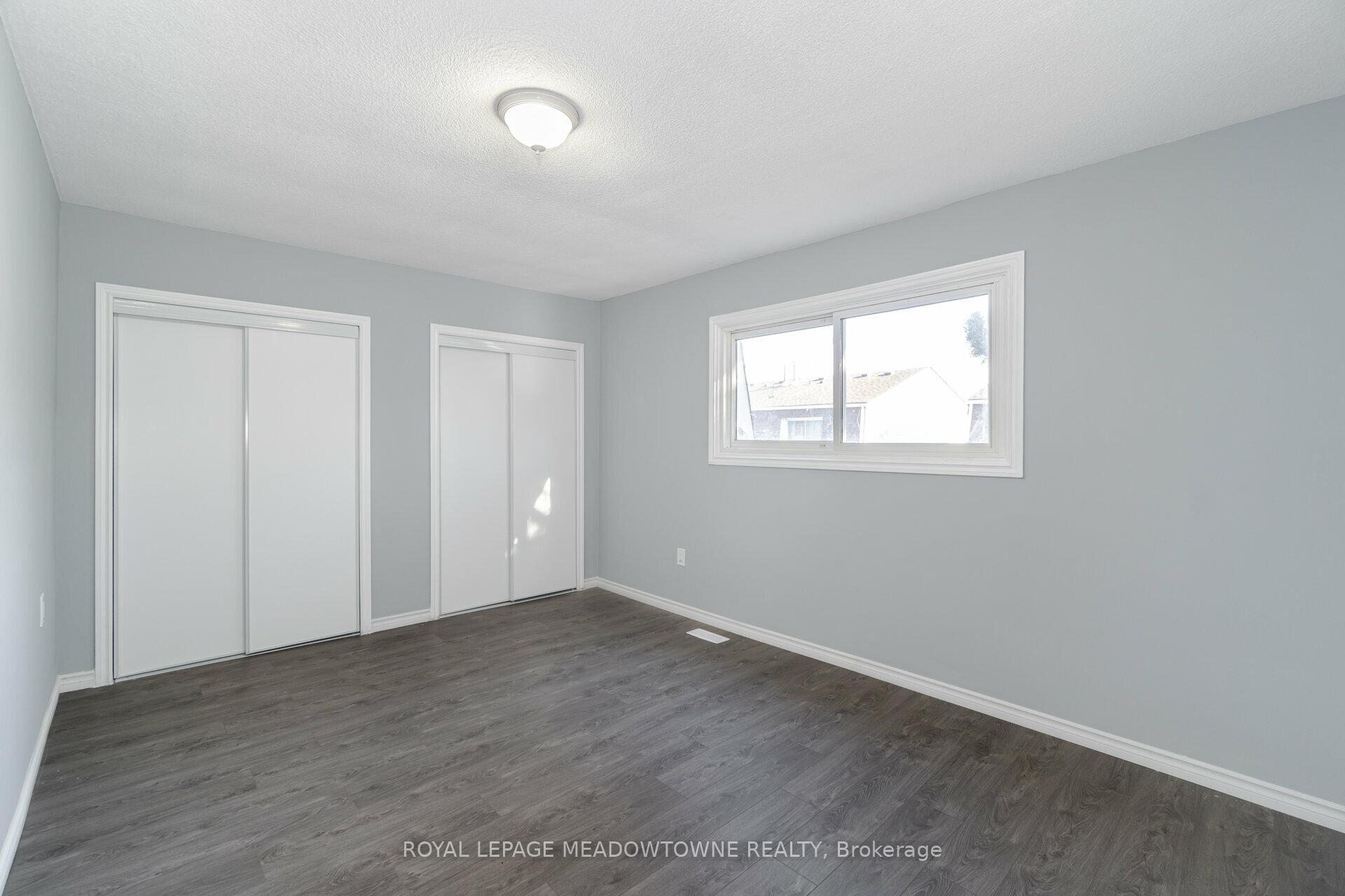 3 Bedrooms Condo at 11 Harrisford, Hamilton For sale