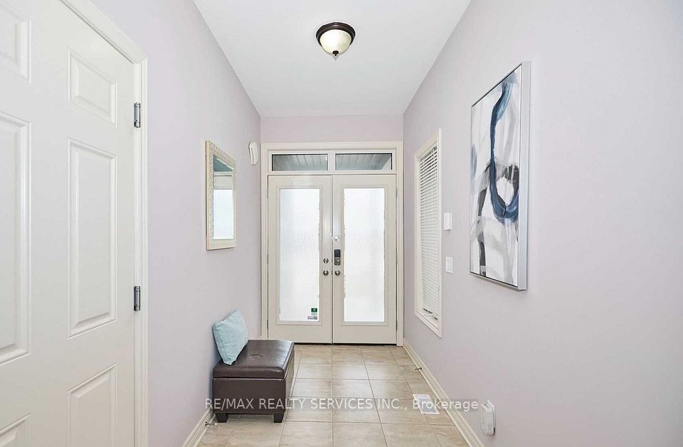 #Upper - 6045 Ernest Crescent, Niagara Falls, ON L2H 0H9