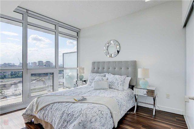 2 Bedrooms Condo at 121 McMahon, Toronto For sale