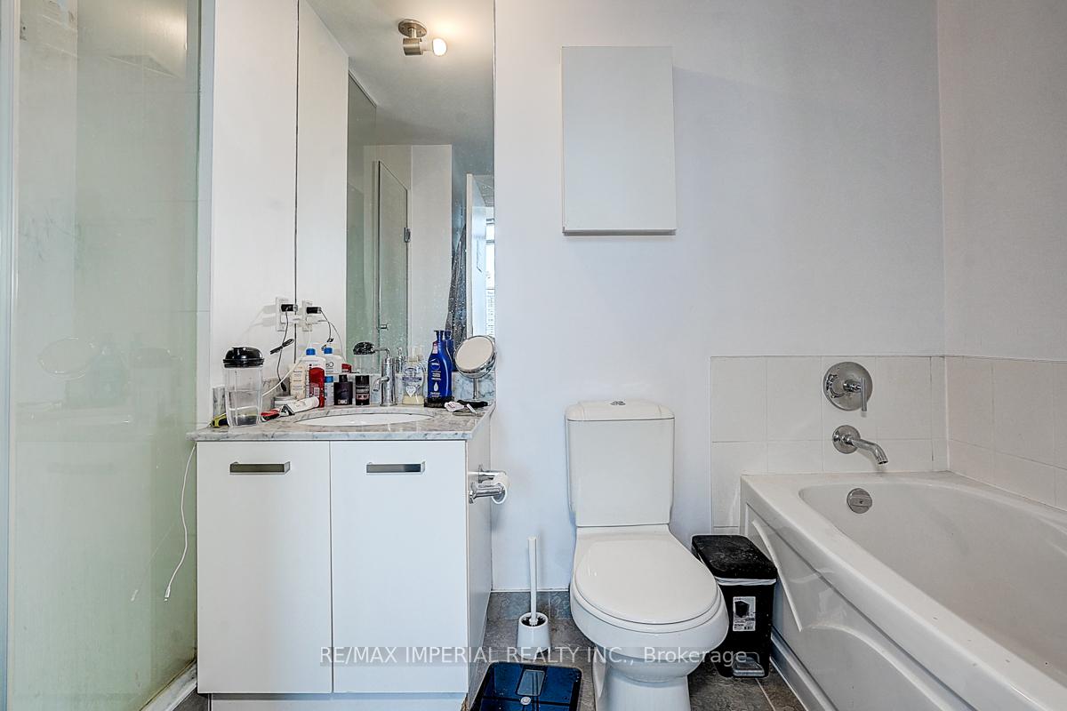 4 Bedrooms Condo at 832 Bay, Toronto For sale