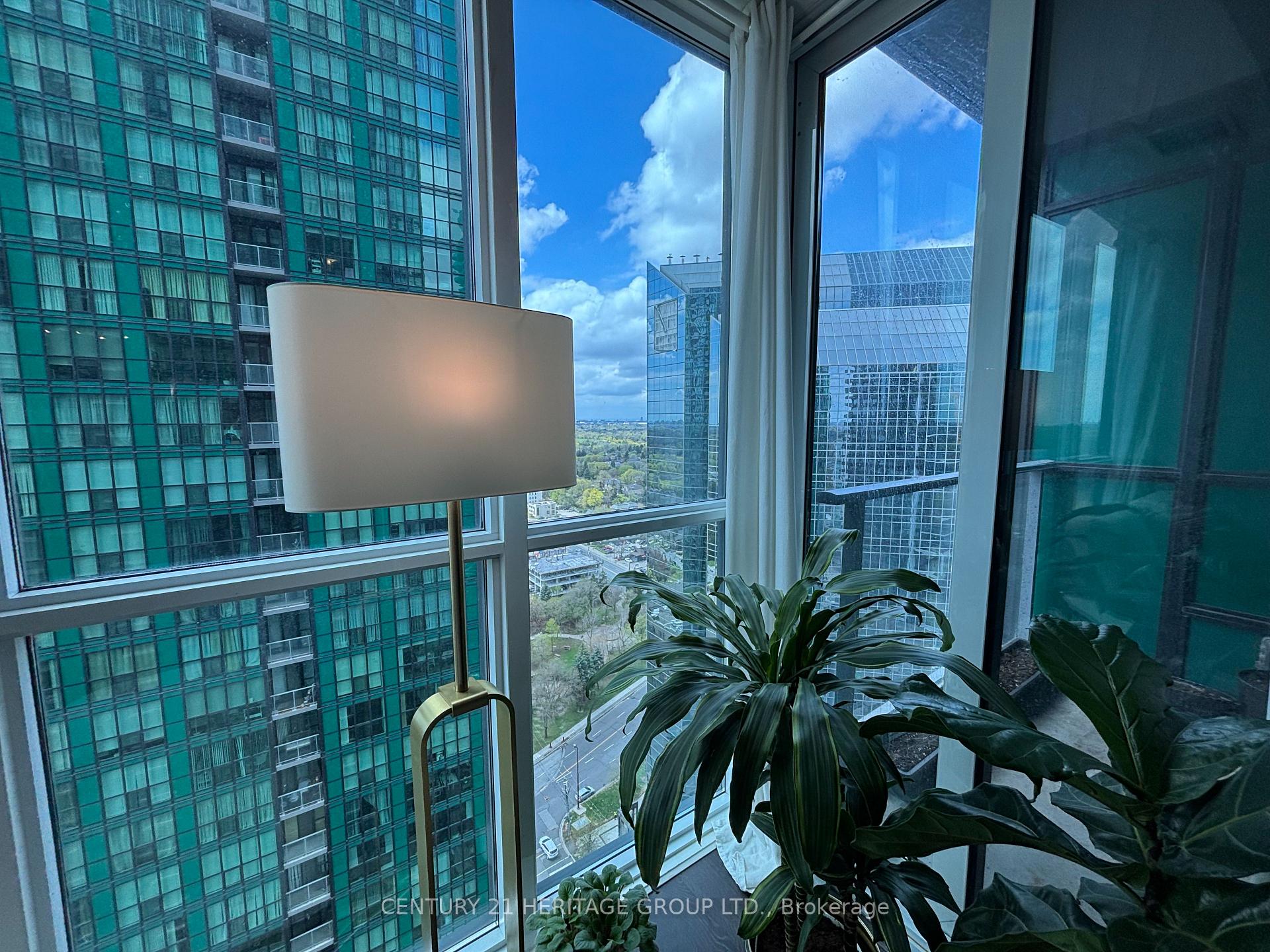 3 Bedrooms Condo at 9 Bogert, Toronto For sale
