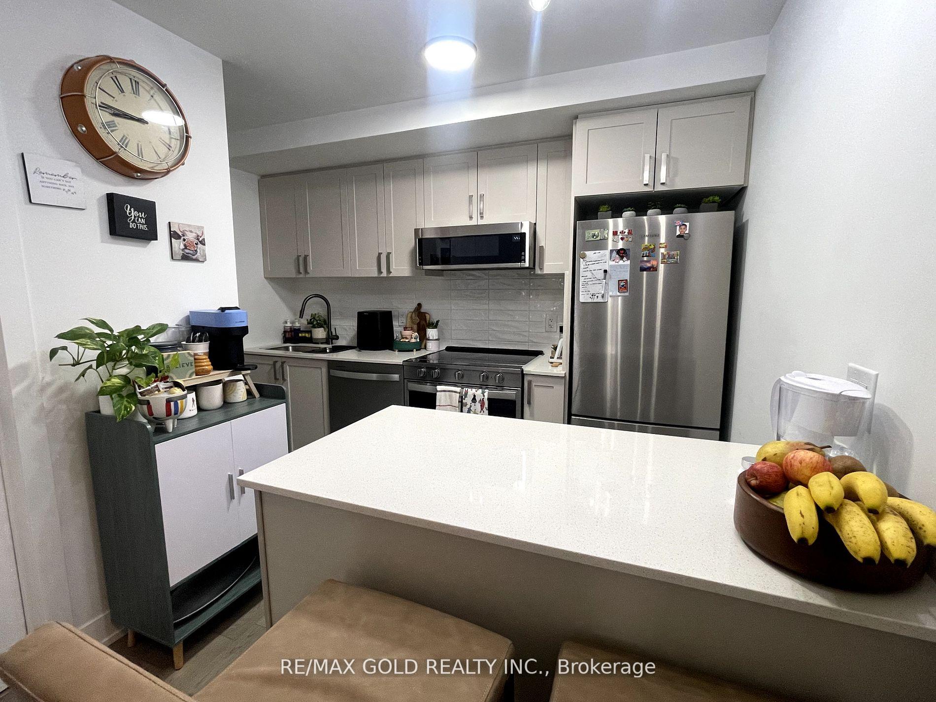 2 Bedrooms Condo at 1115 Douglas McCurdy Comm, Mississauga For sale